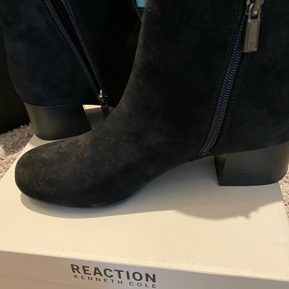 KENNETH COLE REACTION Suede booties - Picture 2 of 7